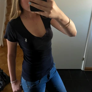 Ralph lauren tröja  - Stickad t shirt! Sitter super fint och skicket är bra🌺