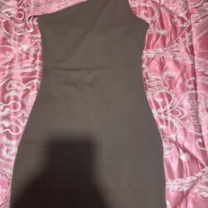 Brun miniklänning  - Använd få ggr