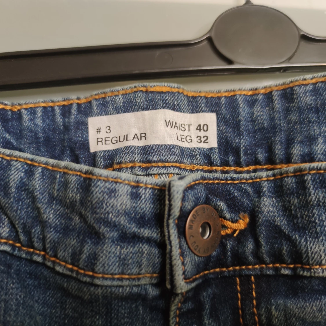 Oanvänd blå jeans, storlek 40/32 - 93