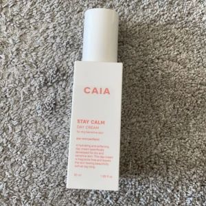 Caia - dagkräm  - Endast testad kräm från caia, säljer då jag har alldeles för mycket hudvård, som oanvänd. Kom privat för mer frågor eller bilder 🫶🏻
