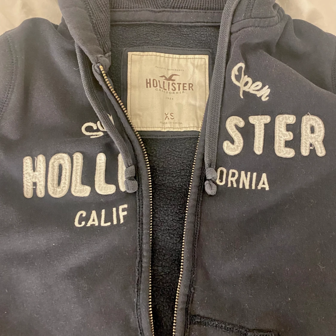Hollister zipup - 90