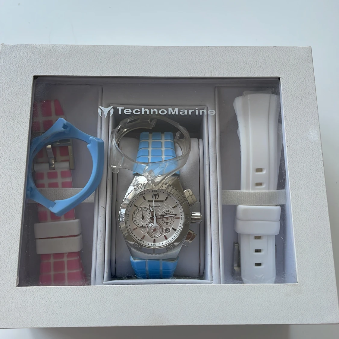 Technomarine klocka med 3 olika band - 93