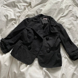 Svart jacka - Superfin tunn jacka perfekt på sommaren/sensommaren 