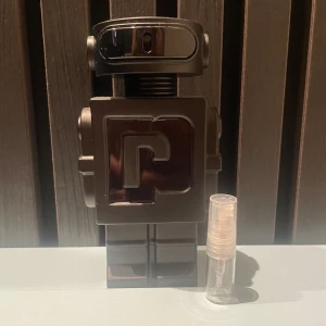 paco rabanne phantom parfume  - En parfym som är till för alla årstider med både fräscha och söta dofter.