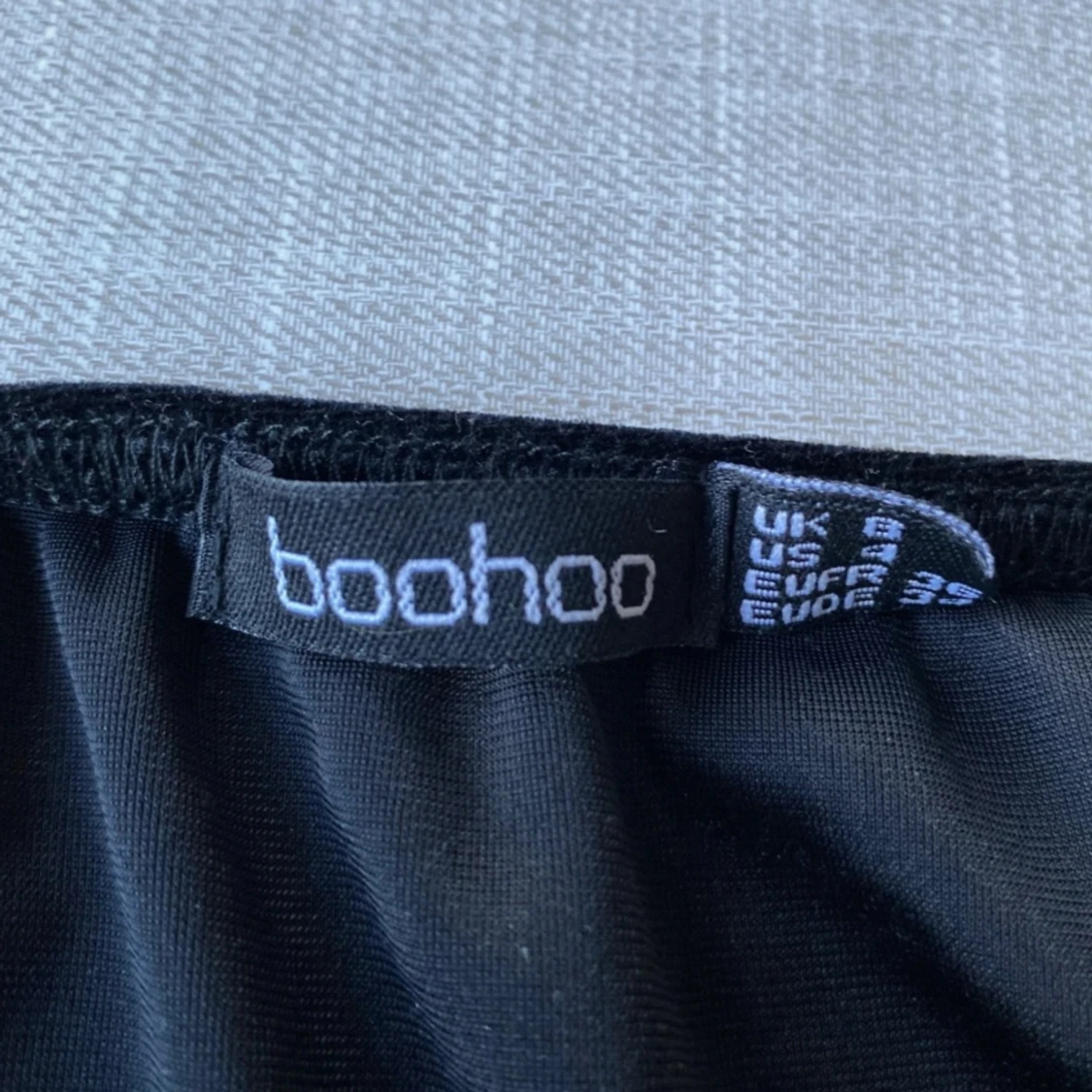 Axelbandslös boohoo-topp - 90