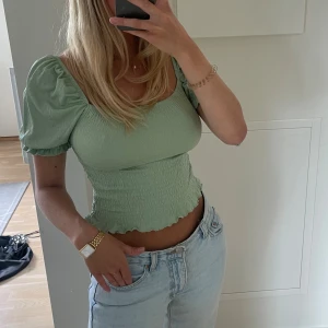 Topp - Superfin topp! Köp för 100kr strl s