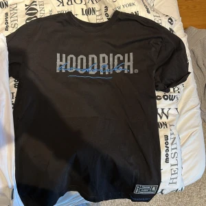 3 Hoodrich T-shirts - Rätt nya, inga tecken på användning. En för 200 alla 3 för 550. St L på alla
