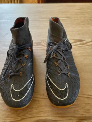 Nike hypervenom 3 elite fotbollskor - Nike hypervenom 3 elite firm ground.                          Storlek 38 och i mycket bra skick