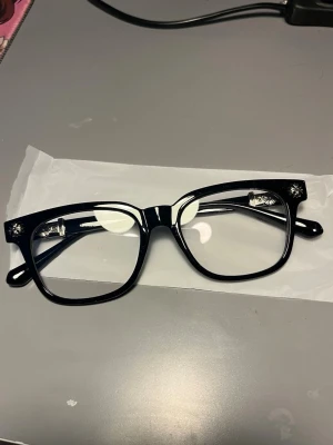 Chrome hearts glasögon svart - Klassiska chrome hearts glasögon i svart, mycket snygga och stilrena. Ingen styrka 
