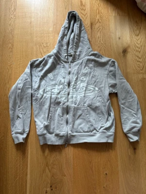 Broken planet hoodie - Broken planet hoodie, small. Knappt använd men legat i garderoben länge.