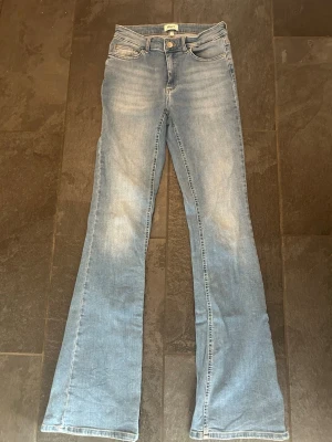 Jeans från ONLY - Fina jeans från ONLY, storlek M längd 34🌸