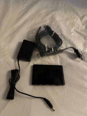 PlayStation TV  - Funkar jätte bra kommer med alla sladdar (pris kan diskuteras)