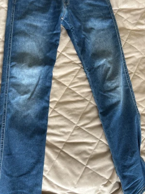 Replay anbass - Säljer ett par replay hyperflex anbass. Dem är väldigt sköna och är i bra skick.