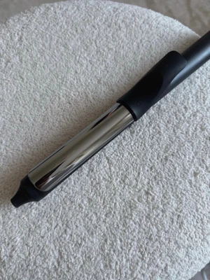 Svart locktång från GHD - GHD Curve 26mm