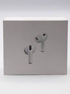 AirPods Pro 3 (2025 - 🎧 Trådlösa In-Ear Hörlurar – Helt nya & Inplastade!  Snygga och moderna trådlösa in-ear-hörlurar med riktigt bra ljud och kraftfull bas. Perfekta för musik, samtal, träning och vardagsbruk.  ✨ Funktioner: • Aktiv brusreducering (ANC) • Transparensläge • Adaptivt ljud • Touch-kontroller • Trådlös anslutning • Laddningsetui • Bekväm in-ear-design • Helt nya och inplastade  📦 Skick: Helt nya, aldrig använda  Skicka gärna ett meddelande vid frågor eller intresse!