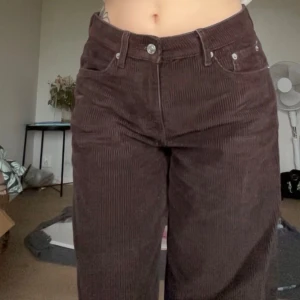 Lager 157 Mid Waist Wide Jeans Optiwide - använda fåtal gånger säljes pga jag råkade köpa XS short istället för XS full length.