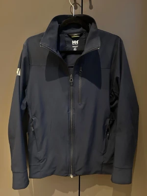 HELLY HANSEN  jacka - HELLY HANSEN softshell jacket | storlek S  | skick 10-10 otroligt bra | kvitto finns för äkthet! Orginal påse fås med vid köp! MVH