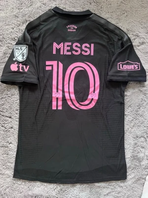 Inter Miami 26/27 Messo - En Inter Miami tröja för 26/27 med Messi i spelar version, storlek L