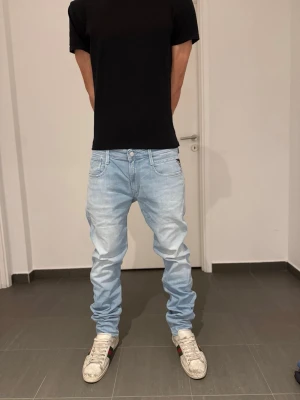 Replay Anbass jeans  - Säljer nu dessa feta Replay Anbass jeans, skriv för fler bilder/frågor😊