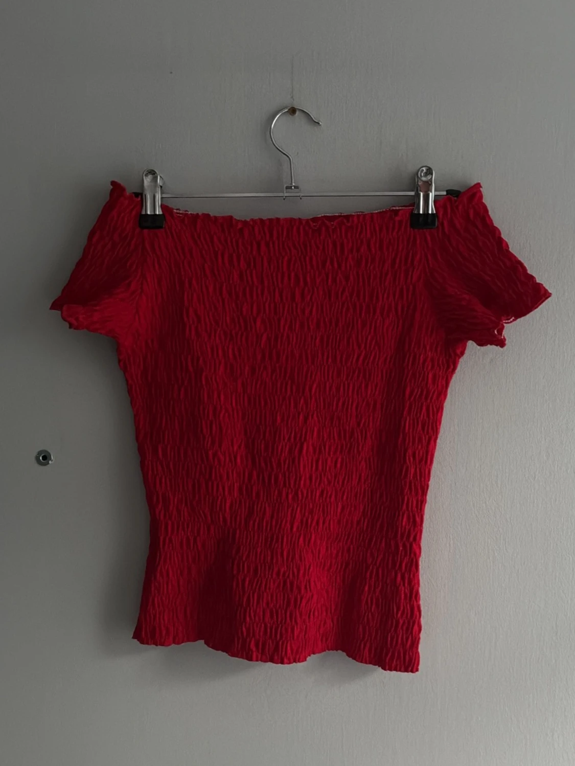 Röd offshoulder topp med struktur