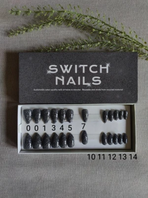Switch Nails Shadow Flash Almond Short  - Nya oanvända storlekar enl bild. Inga tillbehör.