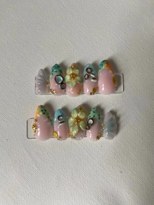Naglar - Naglar med sommar vibe.. kokos, 3D blomma