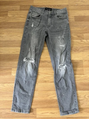 Supply & Demand Jeans - De är använd 1-2 gånger annars är de helt nya och sitter bra 