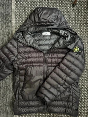 Stone Island jacka - Stone Island jacka perfekt skick väldigt sällsynt storlek M