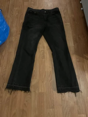 Flared jeans - Flared jeans i bra skick 