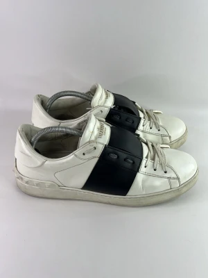 Valentino Open sneaker  - Size 42 bra skick skriv för mer frågor bilder 