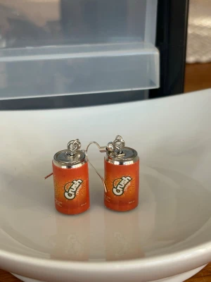 Örhängen orange crush - Örhängen med silverpläterade nickelfria örkrokar 💕