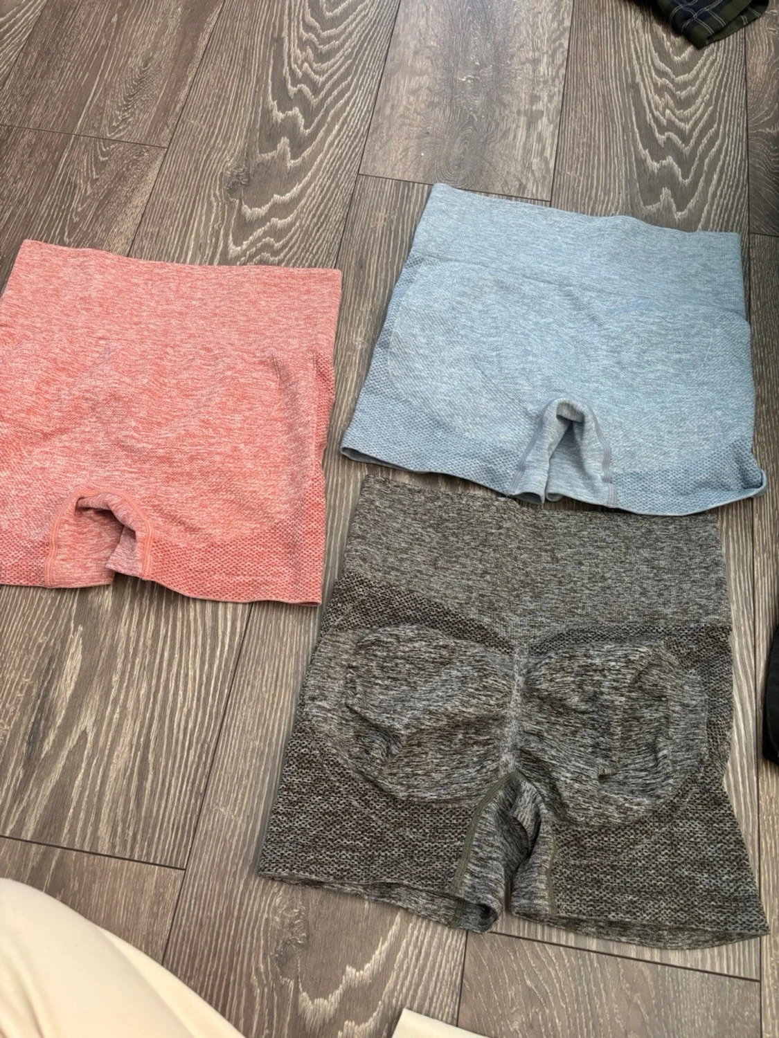 Tre par  shorts i olika färger