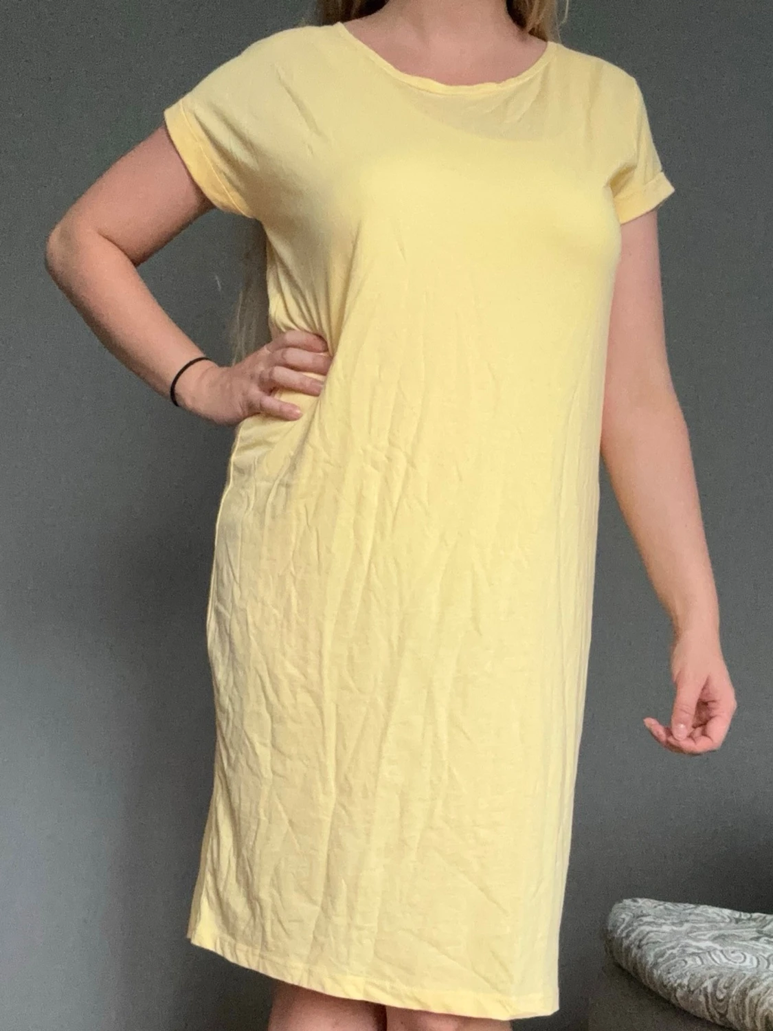 Ljusgul enkel t-shirtklänning - 1