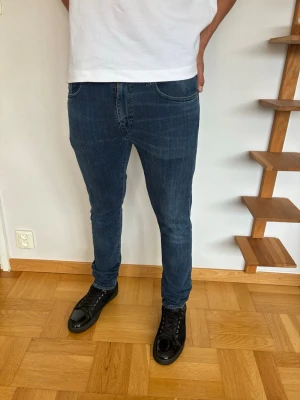 Levis 512 jeans  - Levis strauss & Co jeans 512 herr| pris:229kr| skick:9,8/10| storlek:32/34| hör av dig vid minsta lilla fundering eller fråga| 