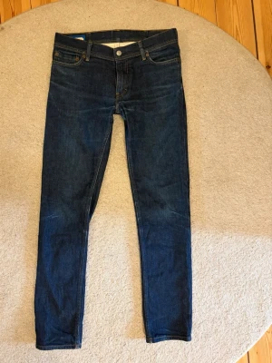 Acne Jeans - Acne Studios Jeans i färgen north indigo som är gjorda i Italien. De är i mycket bra skick, enda tecknet på användning är lite riktig snygga fades.   De är i storlek W30 L32, (sitter mer som W29 L30) och passar någon som är ca 175cm lång. Hör av er vid frågor eller funderingar.