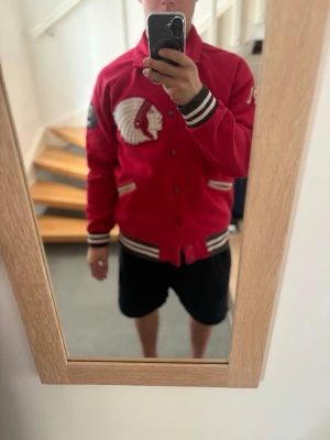 Ralph lauren vintage jacka  - Jackan är limited edition och väldigt svår och få tag i.Köpt av mig själv i New York (letar efter kvitto)Jag har knappt använt blev ett impuls köp.