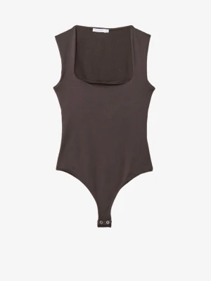 Brun body - Säljer en brun body från Stradivarius🤎 Aldrig använd då jag fick hem fel storlek. Skriv för fler bilder😍