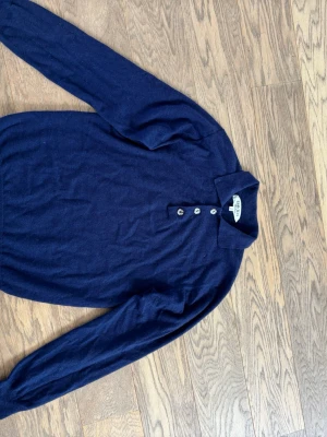 Mörkblå långärmad cashmere tröja - Davida cashmere tröja i storlek S