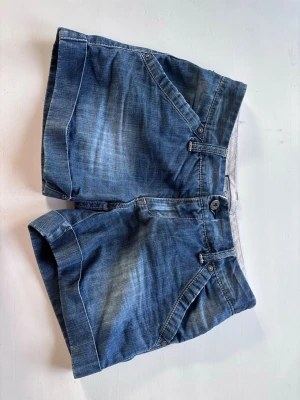 Blå denimshorts med fickor - Jeansshorts från scout usa, nyskick