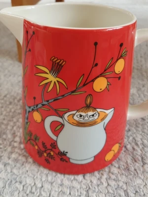 Mumin kanna Lilla My  - Oanvänd kanna (utan etikett). Säljer fler Muminmuggar så kika gärna på mina övriga annonser också. Packar mycket noggrant. 