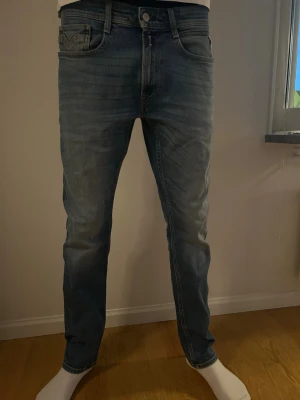Blå replay jeans - Säljer mina blåa replay jeans pga fel köp, nypris:1600