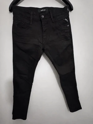 Replay jeans anbass - Snygga svarta slim jeans från replay . W29 L32
