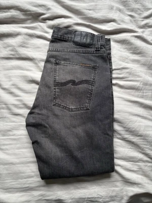 Nudie jeans  - Snygga sjukt fräscha Nudie jeans. I modellen Lean Dean. Rak slim modell