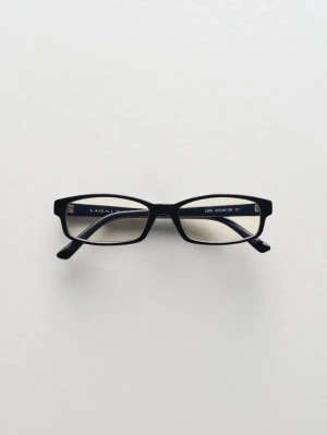 Lagni glasögon - Så fina oanvända glasögon från Lagni! Modell L006. Box tillkommer🫶🏼 ”A low-profile black rectangular frame with a light blue lens tint, built for structure and long hours.”