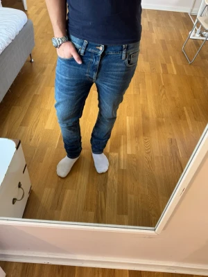Nudie jeans Lean Dean - Nudie Jeans | skick 9/10 | Storlek 31/32 | Pris - 549kr | Modellen är ca 180cm lång | Hör av dig vid minsta fråga eller fundering!!