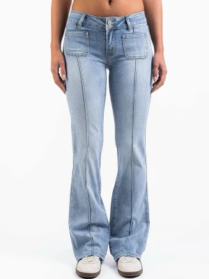 Ljusblå bootcut jeans med fickor - Jättefina och sköna jeans från Madlady, i TALL så perfekt för dig som är lite längre.