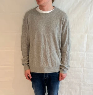 Polo Ralph Lauren Sweater Grey Men's - Grå stickad tröja från Polo Ralph Lauren i bra begagnat skick.