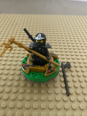 LEGO Ninjago Cole ZX Spinner - Lego Ninjago Cole ZX Spinner från 2012