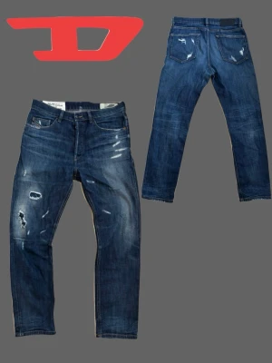 Diesel distressed Jeans - Säljer nu dessa riktigt snygga diesel jeansen  Storlek: 31/32 De har snygga slitningar både bak och fram Väldigt bra skick och inga defekter! Skriv gärna vid någon fundering!