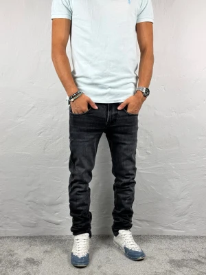 Replay jeans  - Ett par riktigt snygga jeans från Replay i storlek W28 L34 i modellen Anbbas  